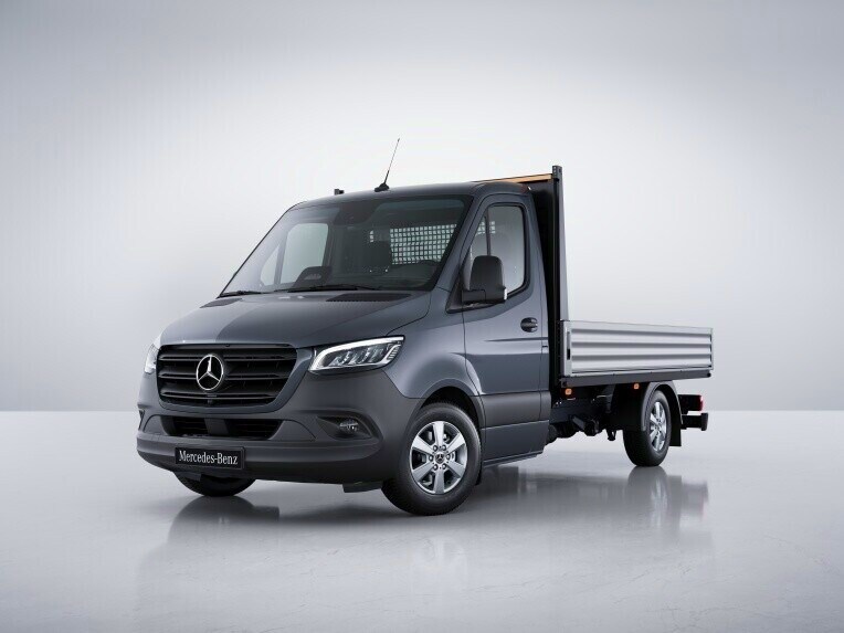 Valník Mercedes-Benz Sprinter s líniou výbavy SELECT.