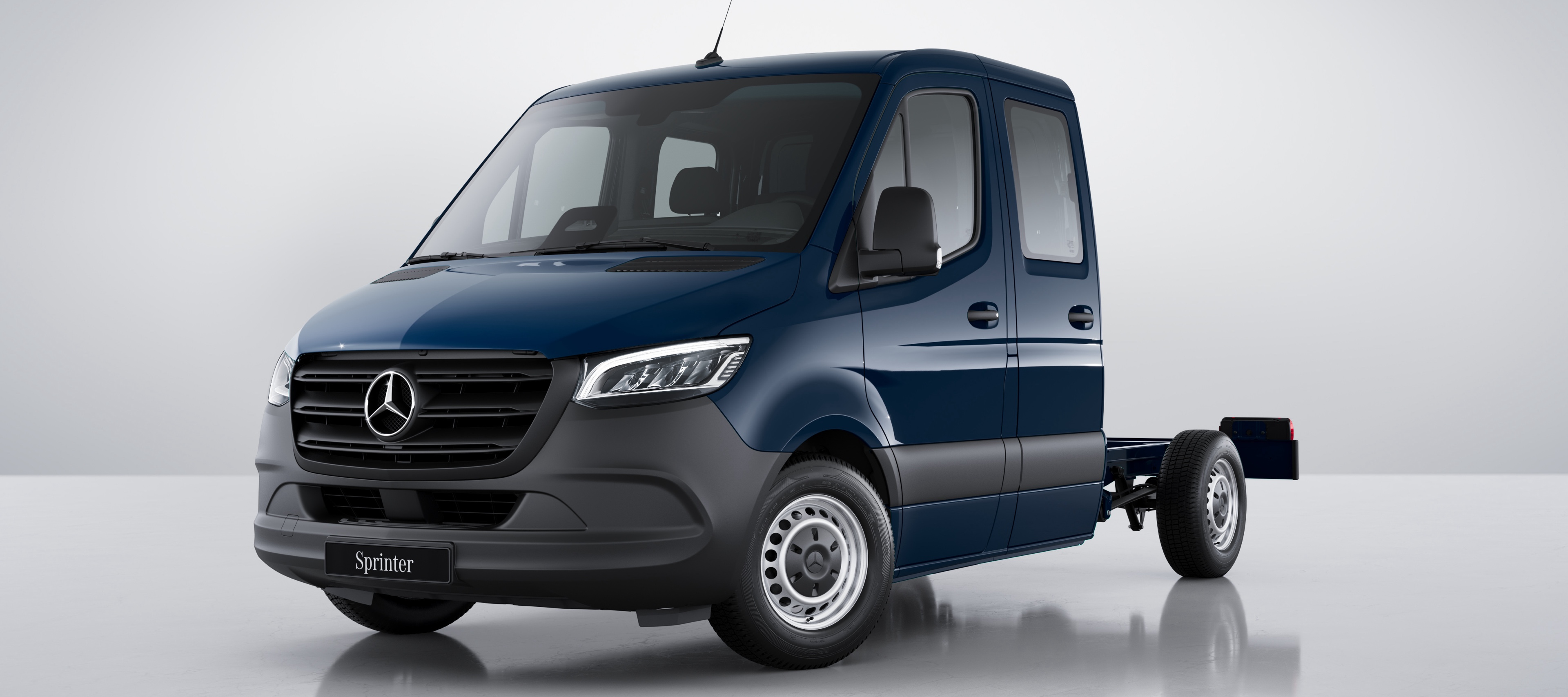 Porovnanie vozidiel | Šasi Sprinter | Mercedes-Benz Pohľad spredu na šasi Mercedes-Benz Sprinter.