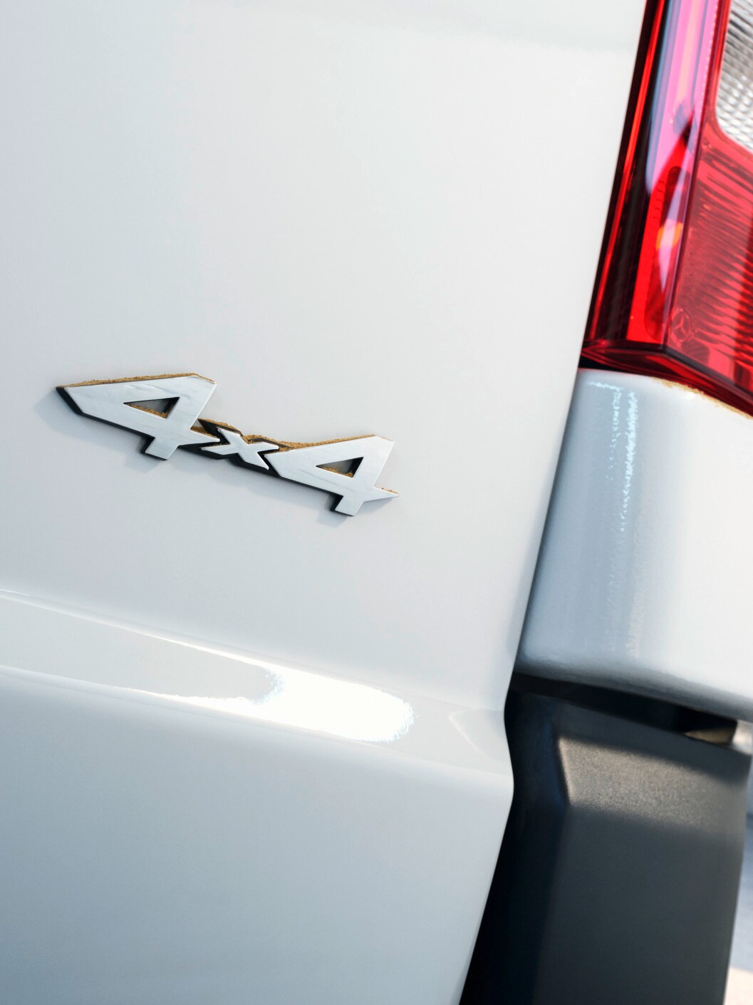 Zadná časť skriňového vozidla Vito s&nbsp;označením 4x4.