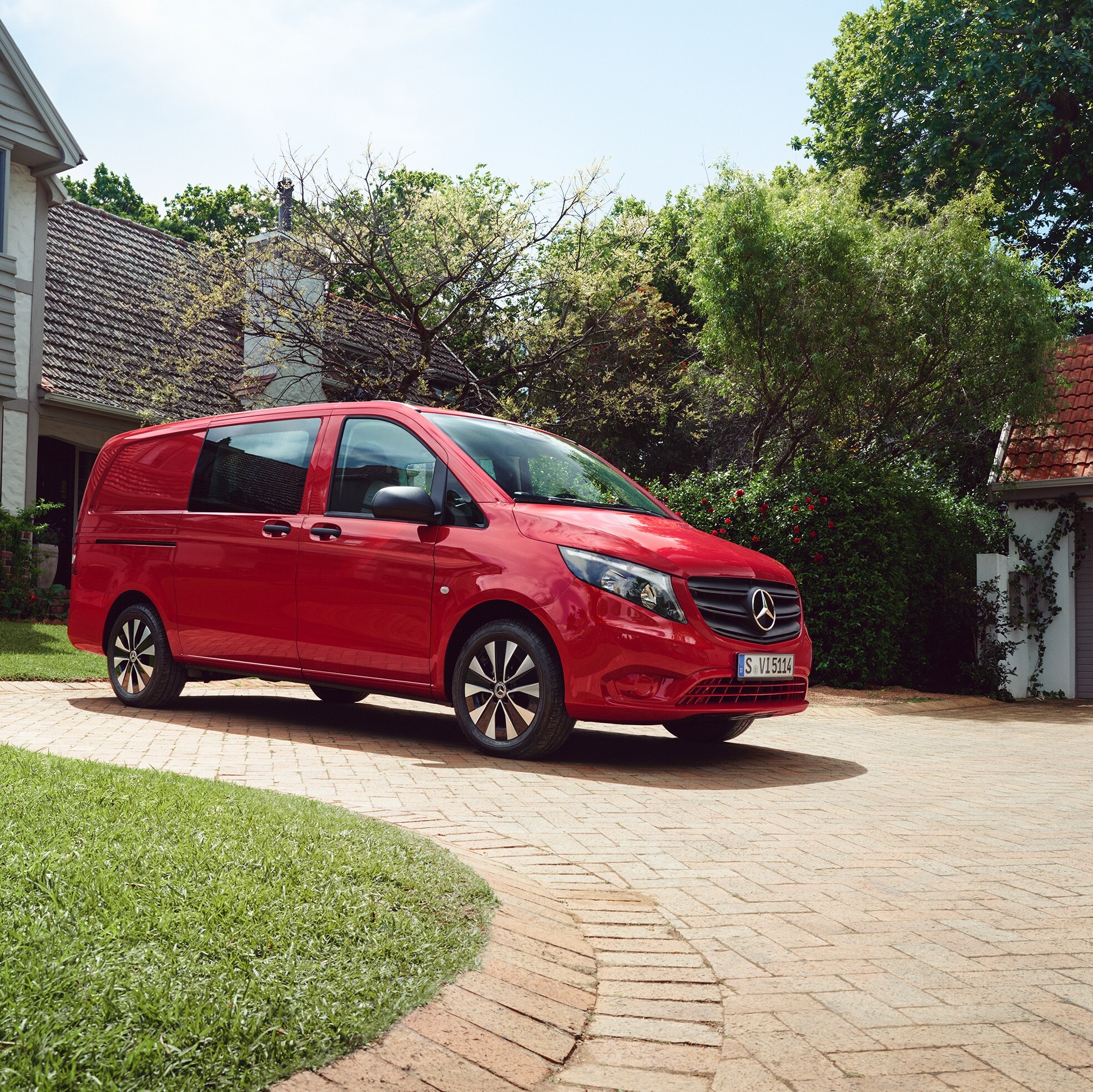 Mercedes‑Benz Vito Mixto v&nbsp;obytnej zóne s&nbsp;dôrazom na všestrannú prepravu cestujúcich a&nbsp;nákladu v&nbsp;jednom vozidle.