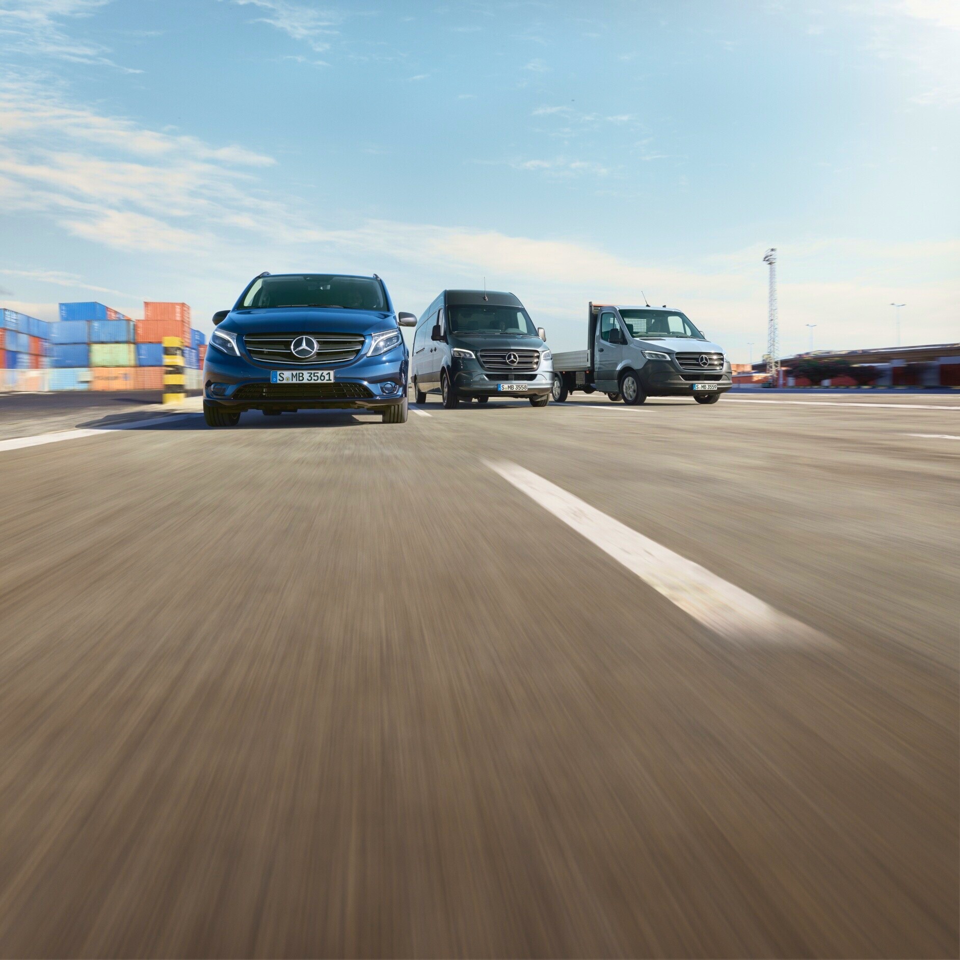 Riešenia manažovania autoparku | Transportéry Mercedes-Benz Spoločnosť Mercedes-Benz Connectivity Services GmbH je váš profesionálny partner pre rôznorodé riešenia manažovania autoparku.