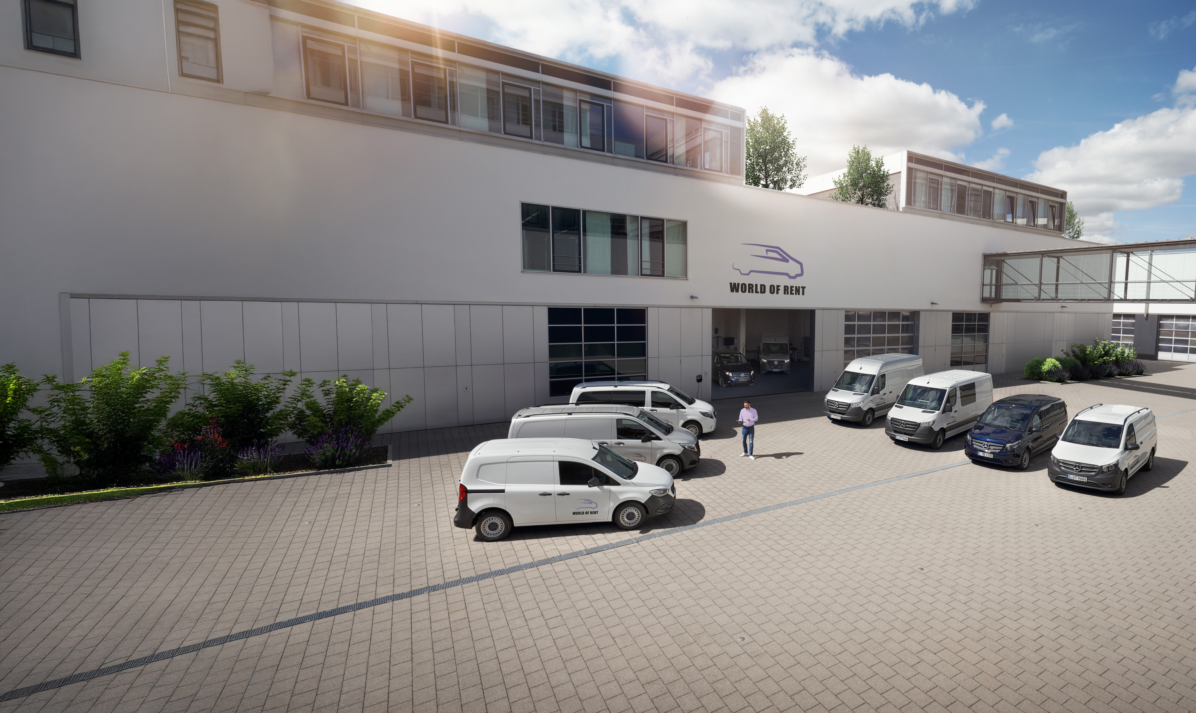 Mercedes-Benz | Prehľad služieb | Služby pre autoparky Autopark transportérov Mercedes-Benz pred firemnou budovou.