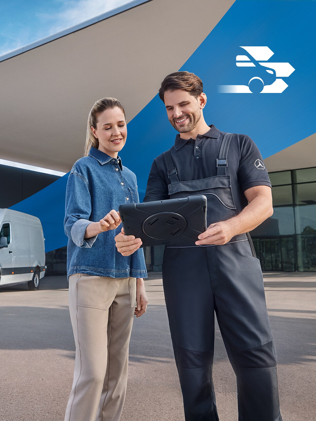 Dve osoby pred prevádzkou autorizovaného obchodníka&nbsp;–&nbsp;komplexný servis úžitkových vozidiel pre zákazníkov Mercedes-Benz.