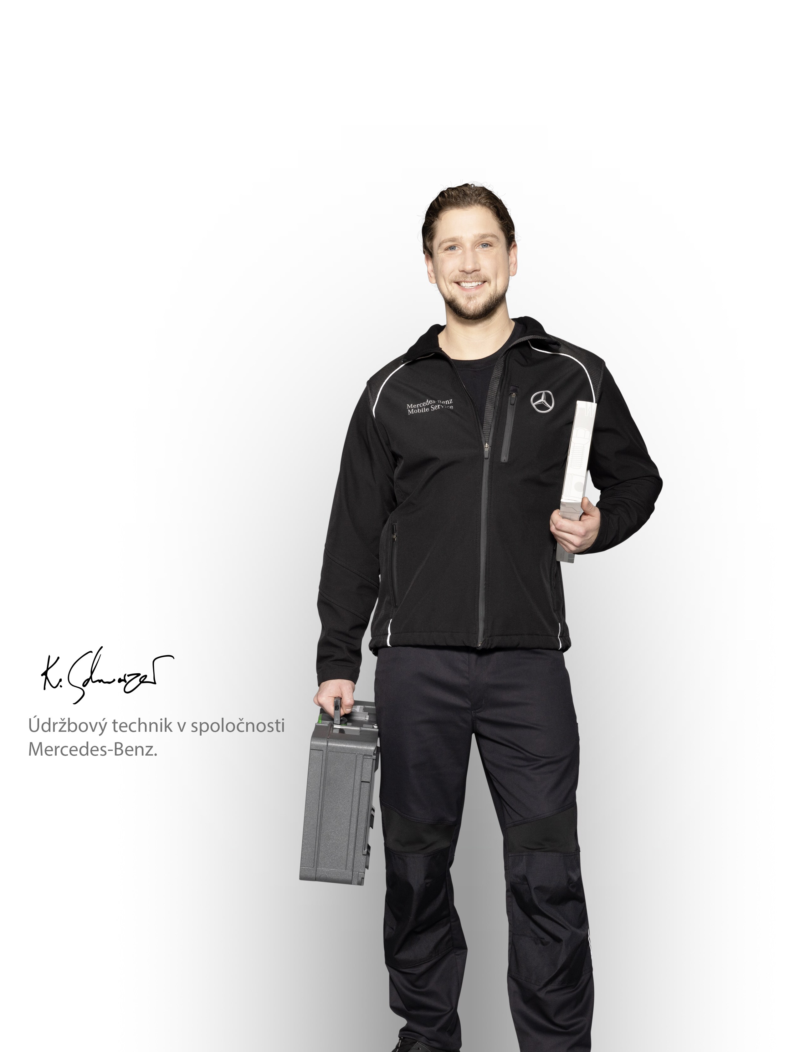 Údržbový technik z&nbsp;Mobilného servisu Mercedes-Benz pripravený poskytnúť pomoc.